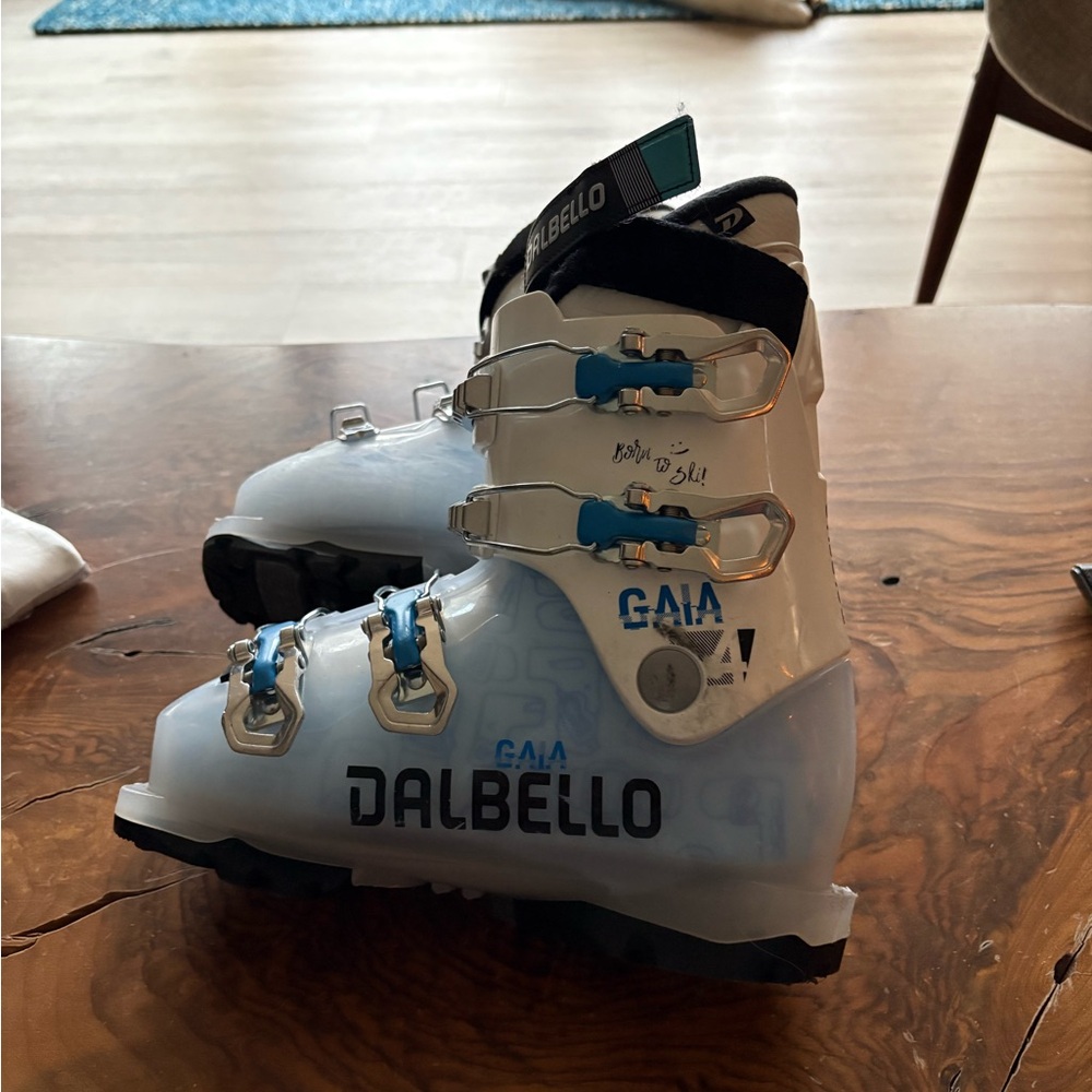 Kids Ski Boots - White and Blue dalbello Gaia 4 buckle